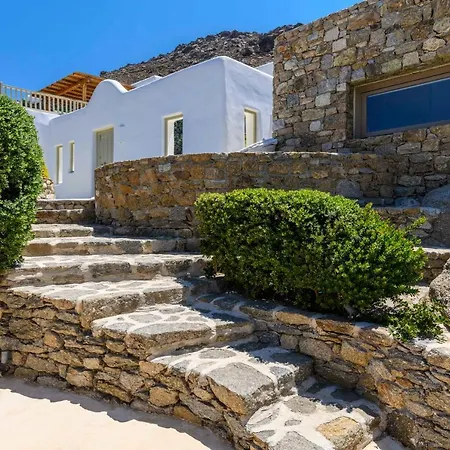 Isabella Family Close To The