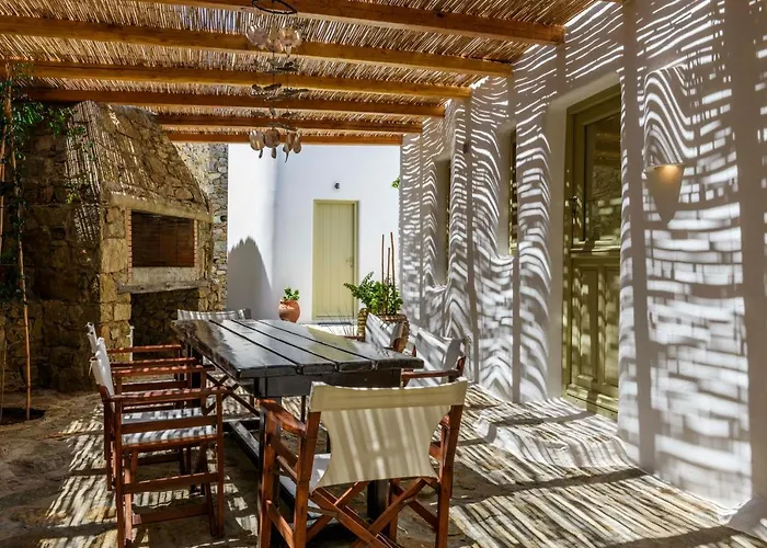 Isabella Family Close To The Villa