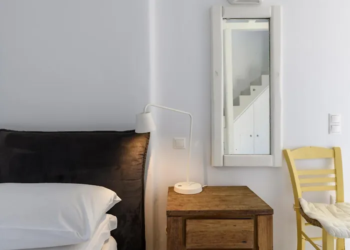 Isabella Family Close To The Fteliá