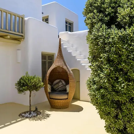 Isabella Family Close To The Villa *