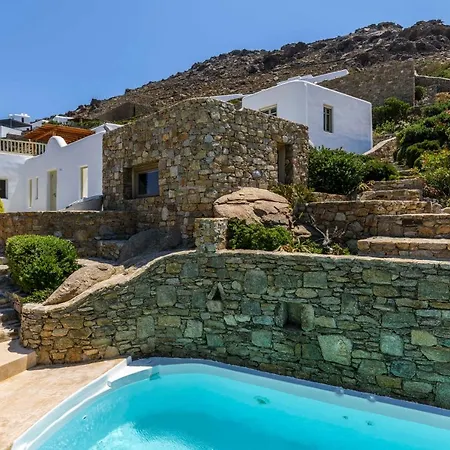 Isabella Family Close To The