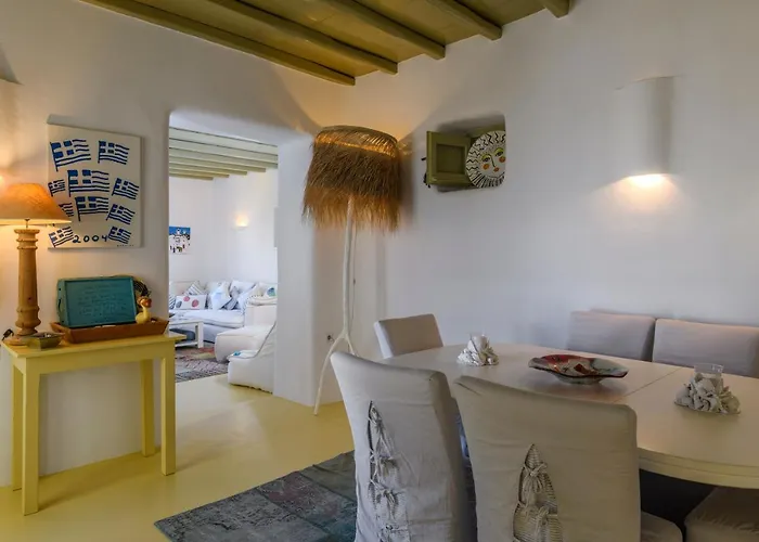 فيلة Isabella Family Close To The *