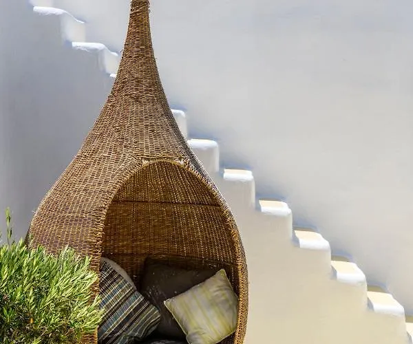 Isabella Family Close To The فتيليا