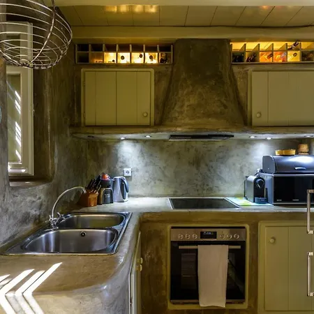 Isabella Family Close To The Villa