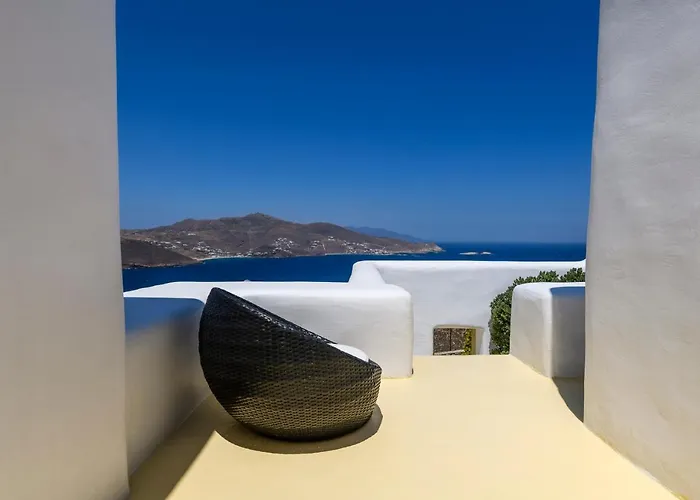 Isabella Family Close To The Villa Ftelia (Mykonos)