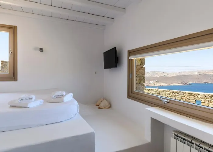 Isabella Family Close To The Willa *