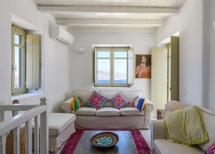 Isabella Family Close To The Willa Ftelia (Mykonos)