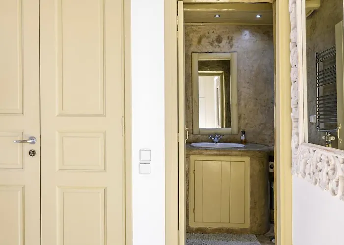 Isabella Family Close To The